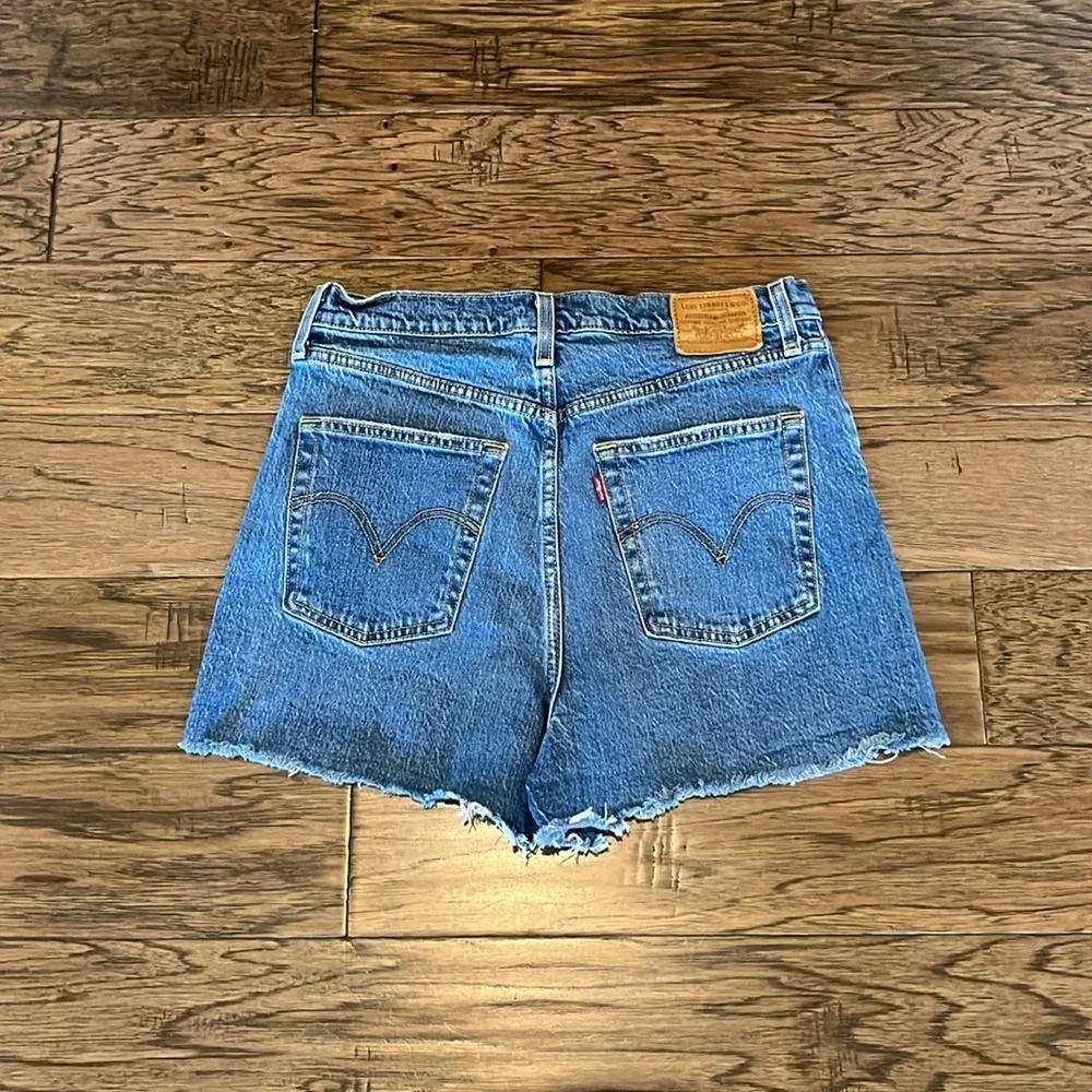 Levi’s Ribcage Shorts High Rise Size 31 - Picture 3 of 16
